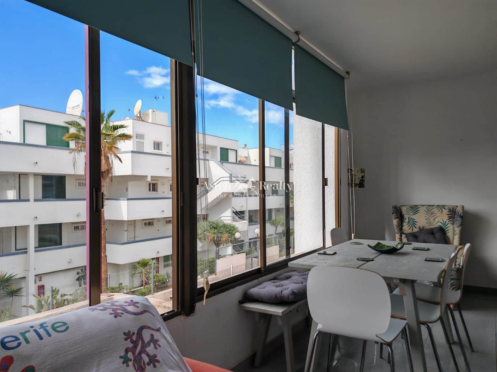 2 slaapkamer Flat te koop in Los Cristianos met garage - € 375.000 (Ref: 9301997)