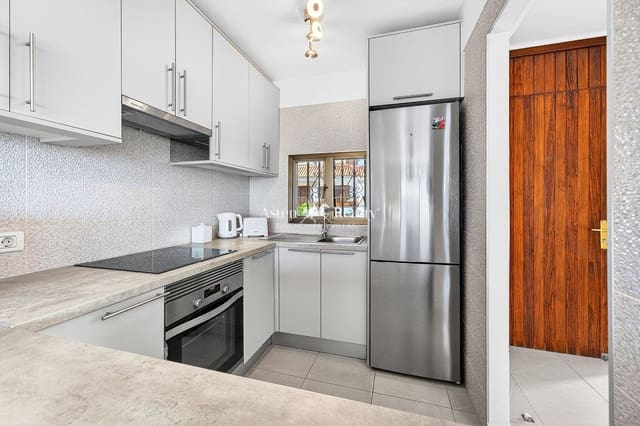 2 chambre Appartement à vendre à Los Cristianos, Arona avec garage - 347 000 € (Ref: 9301997)