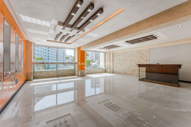 Empresa para venda em Playa de las Américas, Adeje - 450 000 € (Ref: 9301999)