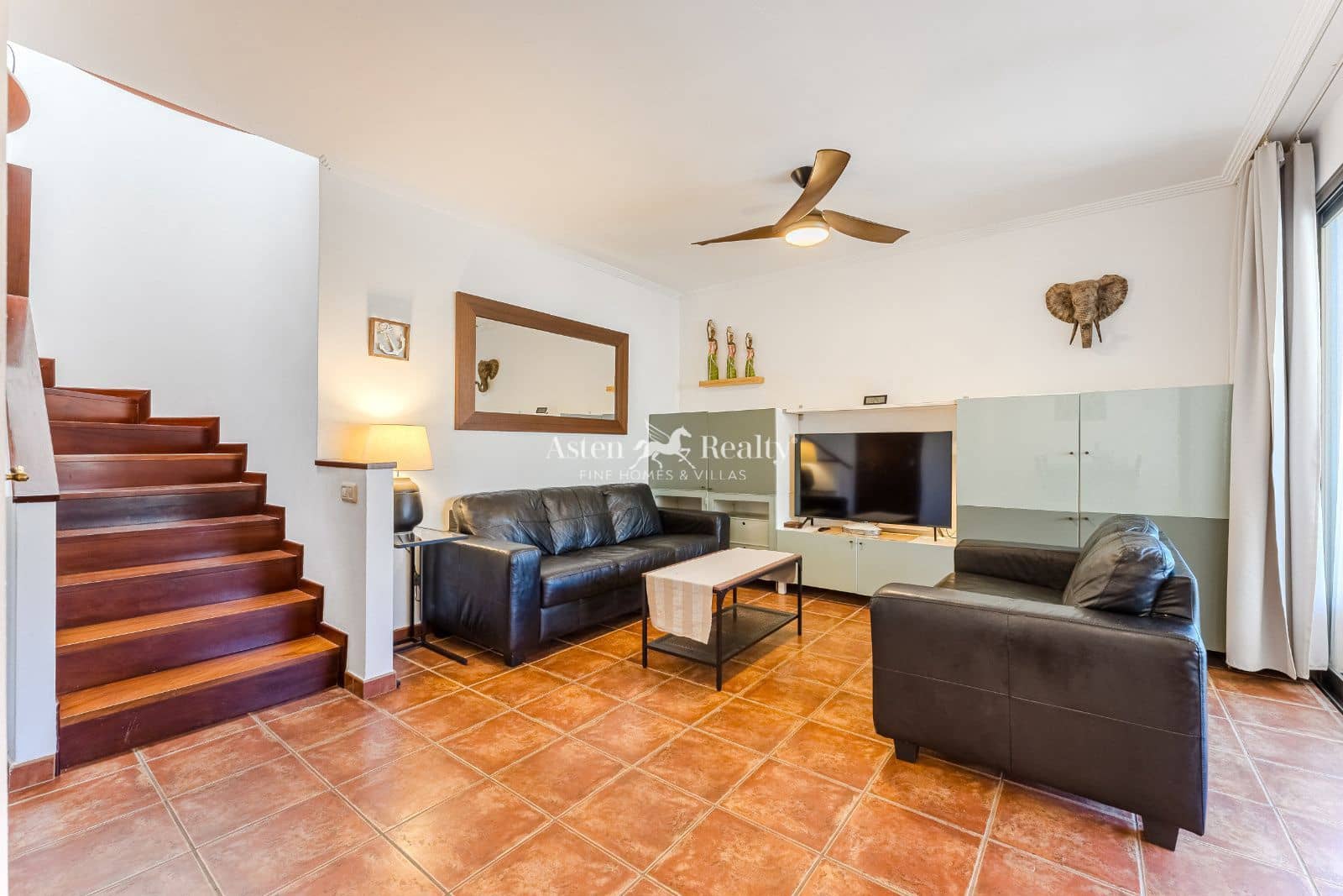 3 soveværelse Byhus til salg i El Medano med swimmingpool garage - € 475.000 (Ref: 9309211)