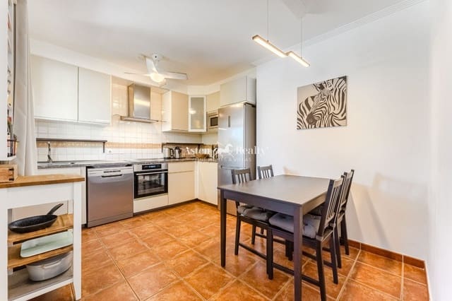 3 soveværelse Byhus til salg i El Medano, Granadilla de Abona med swimmingpool garage - € 475.000 (Ref: 9309211)