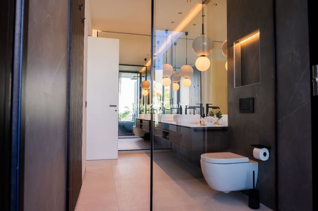 4 chambre Maison de Ville à vendre à Guía de Isora avec piscine garage - 4 290 000 € (Ref: 9309295)