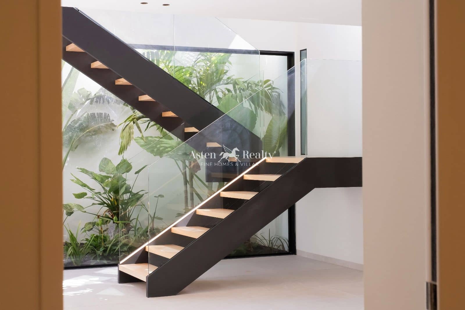 4 chambre Maison de Ville à vendre à Guia de Isora avec piscine garage - 4 290 000 € (Ref: 9309295)