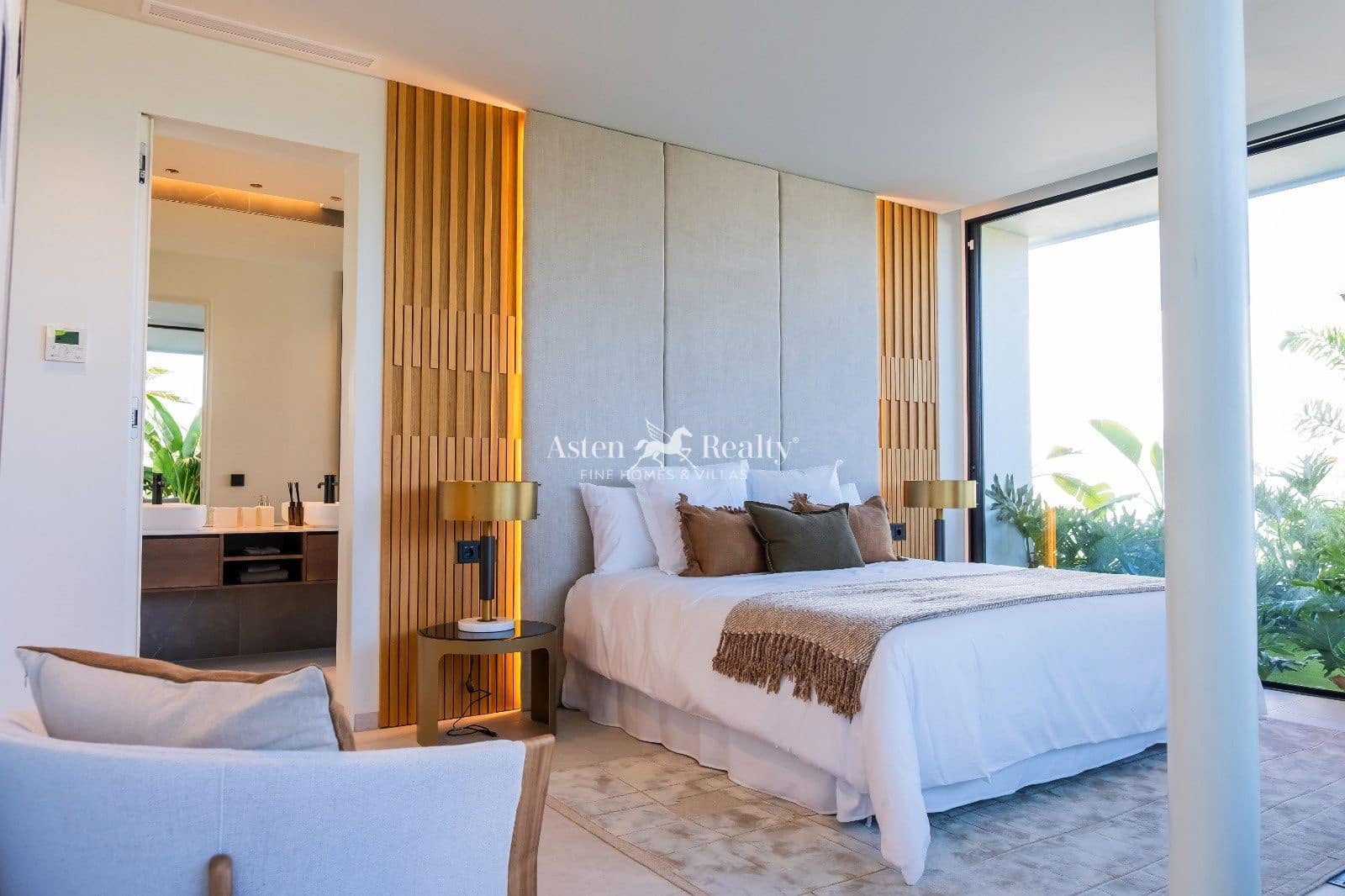 4 chambre Maison de Ville à vendre à Guia de Isora avec piscine garage - 4 290 000 € (Ref: 9309295)