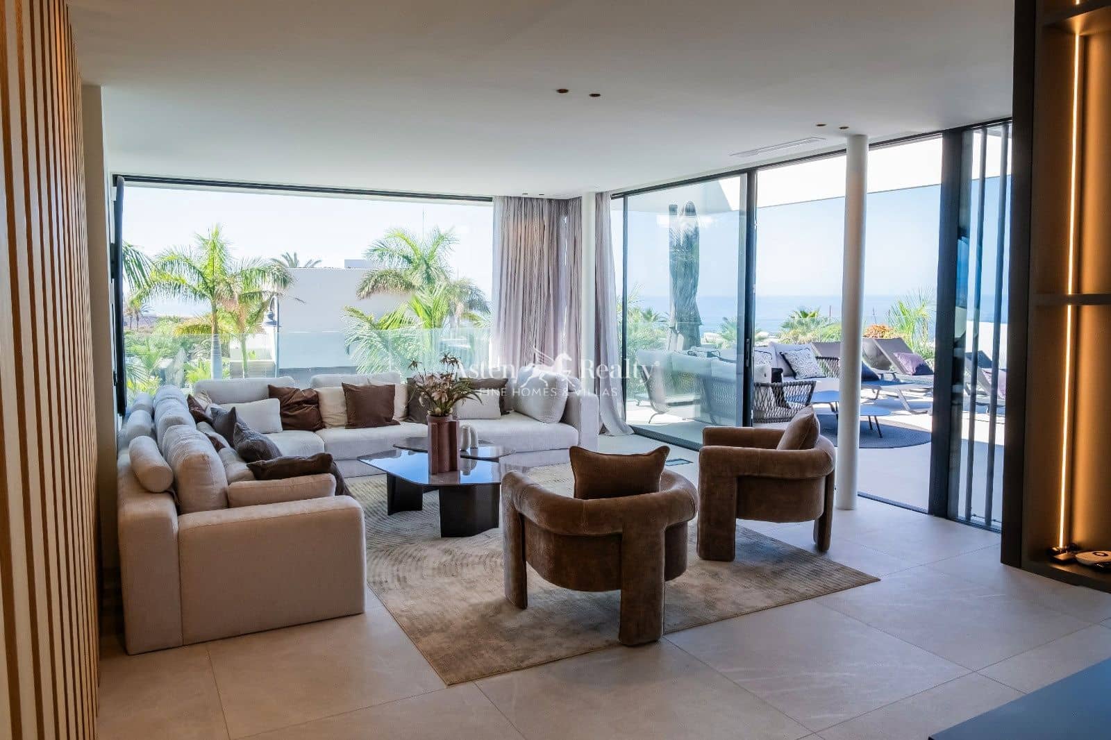 4 chambre Maison de Ville à vendre à Guia de Isora avec piscine garage - 4 290 000 € (Ref: 9309295)