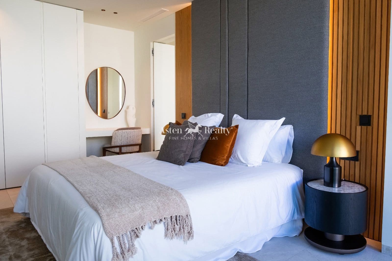 4 chambre Maison de Ville à vendre à Guia de Isora avec piscine garage - 4 290 000 € (Ref: 9309295)