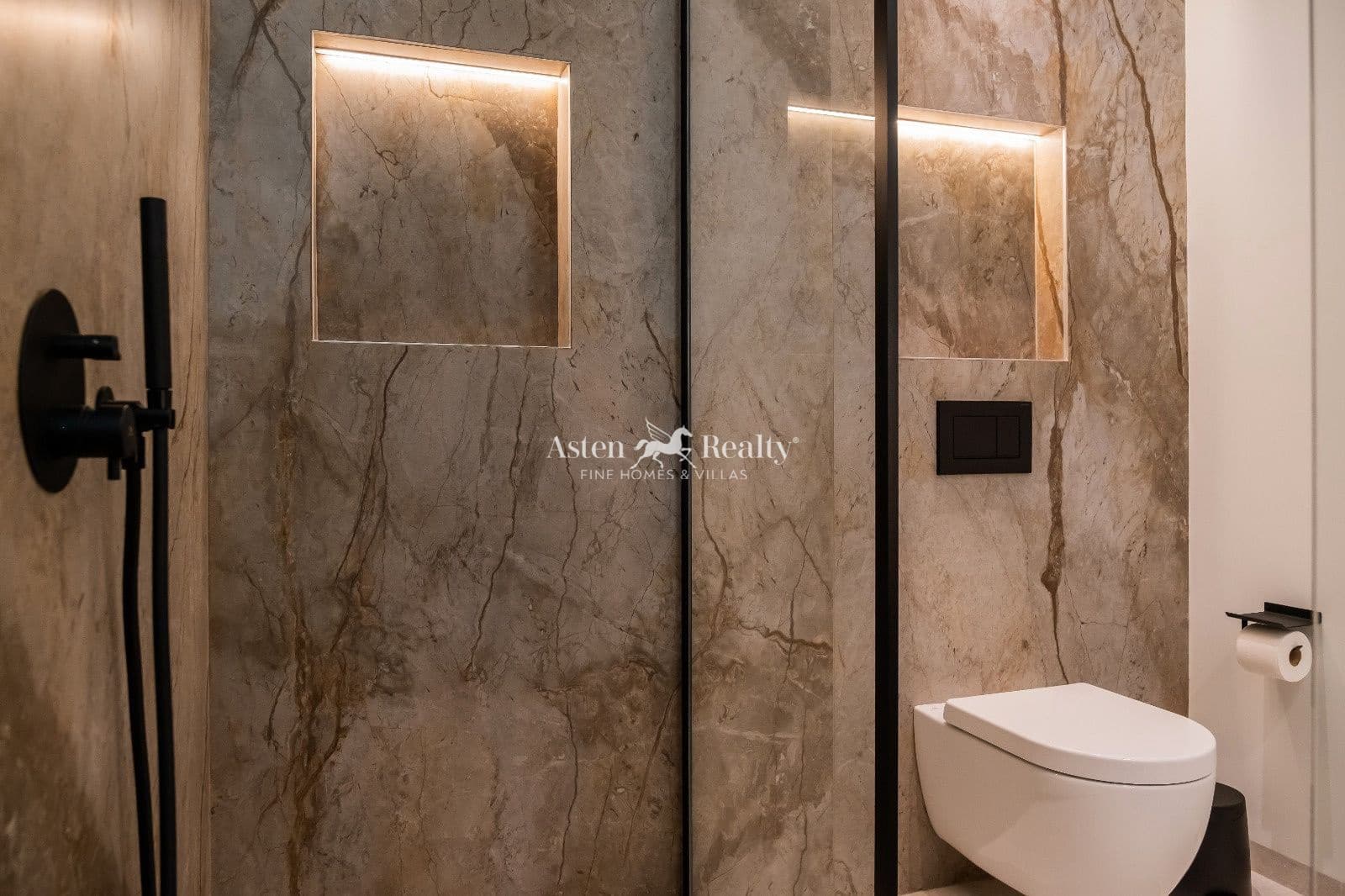 4 chambre Maison de Ville à vendre à Guia de Isora avec piscine garage - 4 290 000 € (Ref: 9309295)