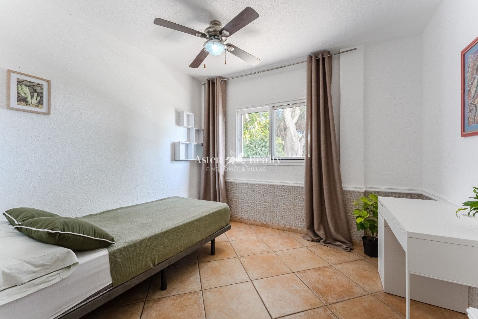 5 slaapkamer Villa te koop in Piedra Hincada met garage - € 977.000 (Ref: 9309369)