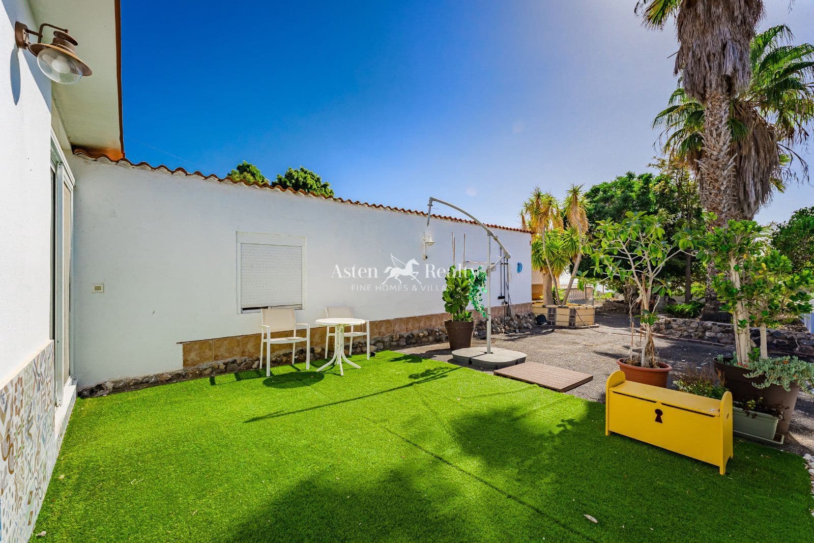 5 slaapkamer Villa te koop in Piedra Hincada met garage - € 977.000 (Ref: 9309369)