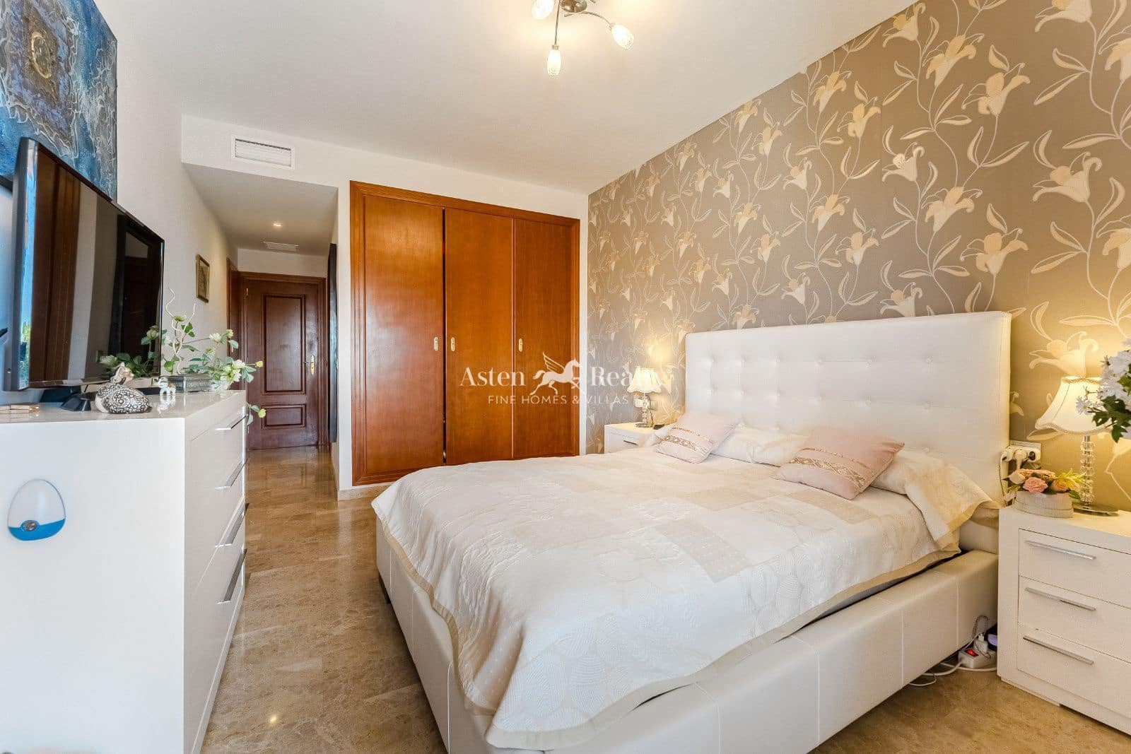 2 slaapkamer Flat te koop in Puerto Santiago met zwembad garage - € 435.000 (Ref: 9318137)