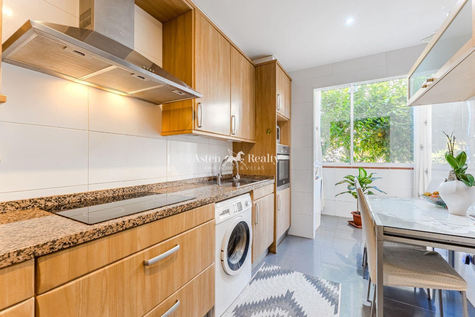 2 slaapkamer Flat te koop in Puerto Santiago met zwembad garage - € 435.000 (Ref: 9318137)