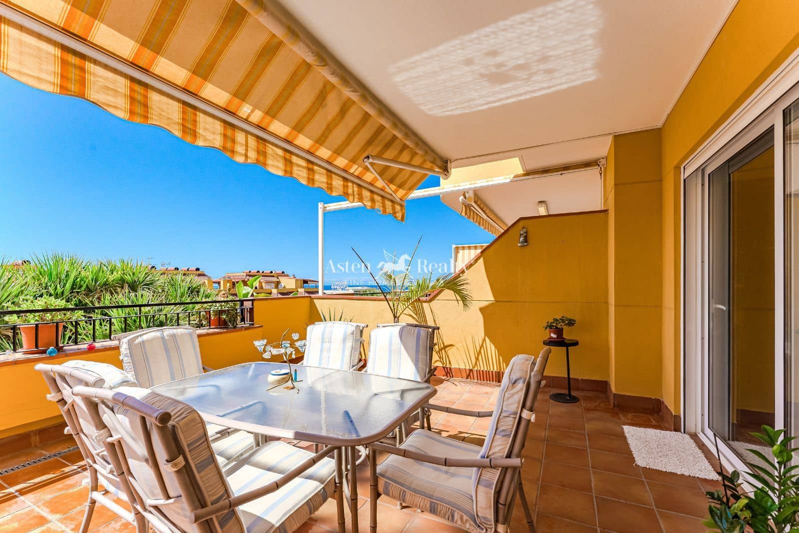 2 slaapkamer Flat te koop in Puerto Santiago met zwembad garage - € 435.000 (Ref: 9318137)