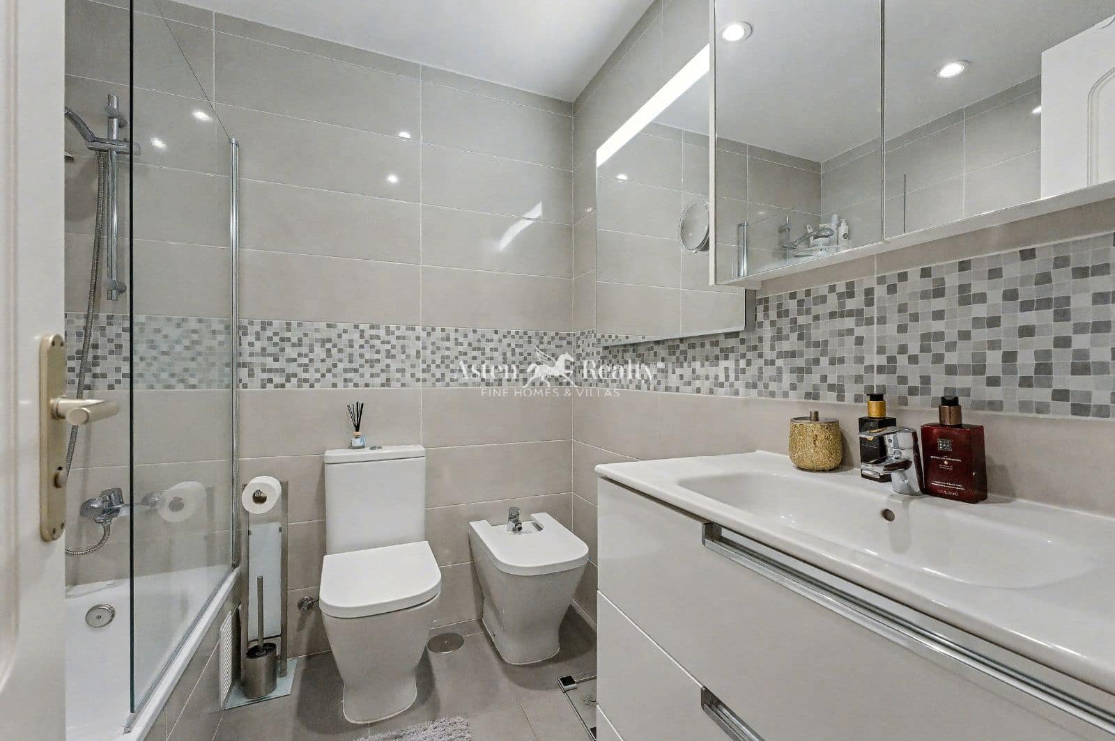 3 quarto Apartamento para venda em Torviscas com piscina garagem - 499 000 € (Ref: 9319886)