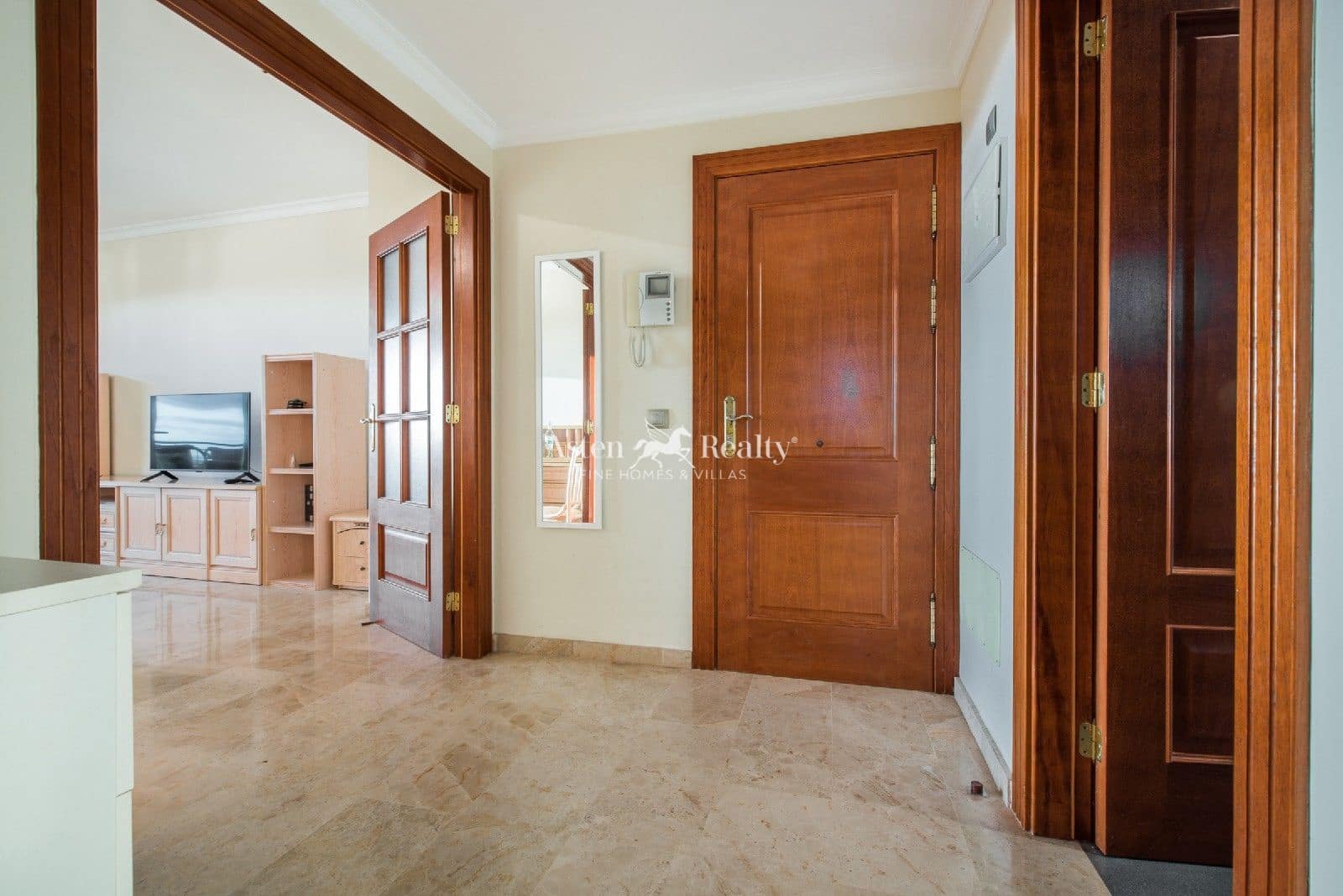 2 slaapkamer Flat te koop in Puerto Santiago met zwembad garage - € 425.000 (Ref: 9325277)
