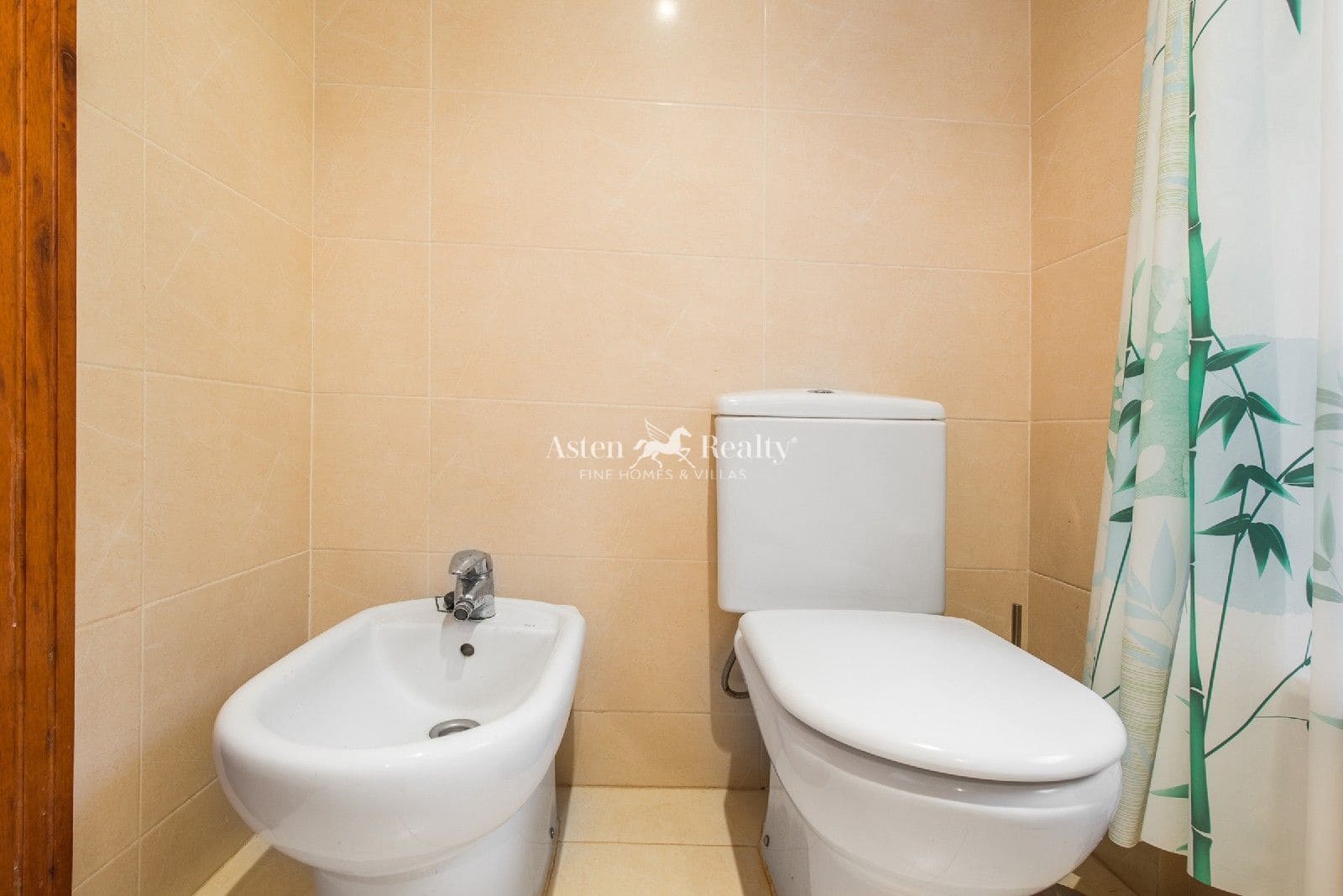 2 slaapkamer Flat te koop in Puerto Santiago met zwembad garage - € 425.000 (Ref: 9325277)