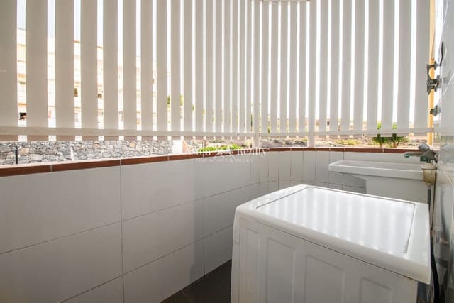 2 slaapkamer Flat te koop in Puerto Santiago, Santiago del Teide met zwembad garage - € 425.000 (Ref: 9325277)