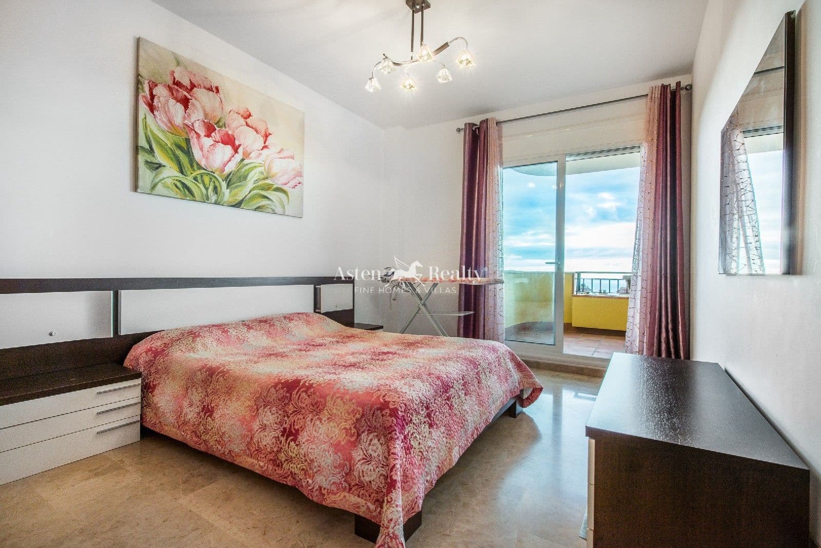 2 slaapkamer Flat te koop in Puerto Santiago met zwembad garage - € 425.000 (Ref: 9325277)