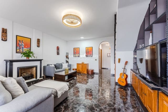 3 slaapkamer Flat te koop in Los Olivos, Adeje met garage - € 330.000 (Ref: 9325682)