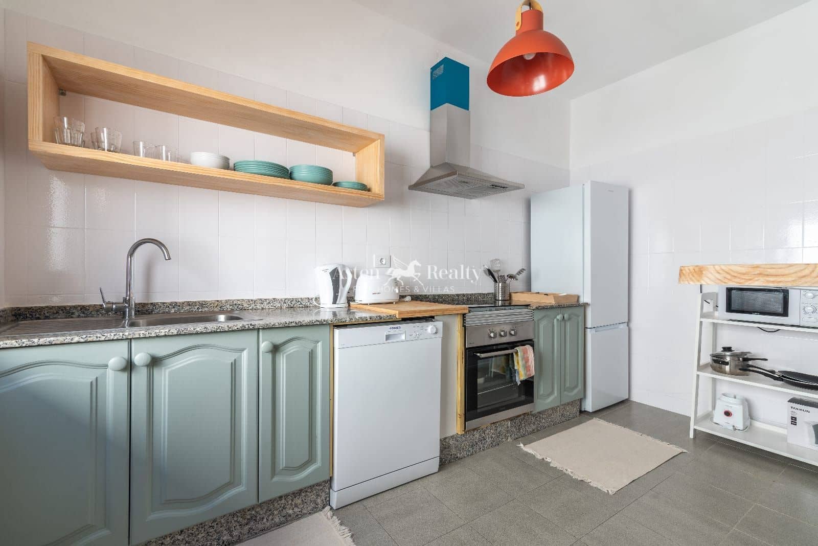 5 chambre Restaurant/Bar à vendre à San Isidro de Abona - 375 000 € (Ref: 9329589)