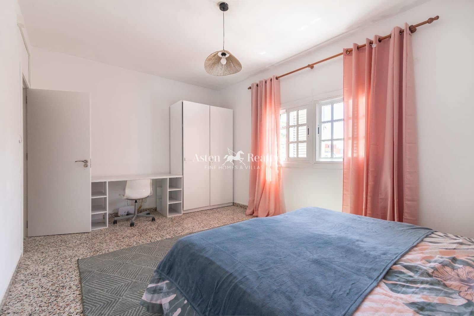 5 chambre Restaurant/Bar à vendre à San Isidro de Abona - 375 000 € (Ref: 9329589)