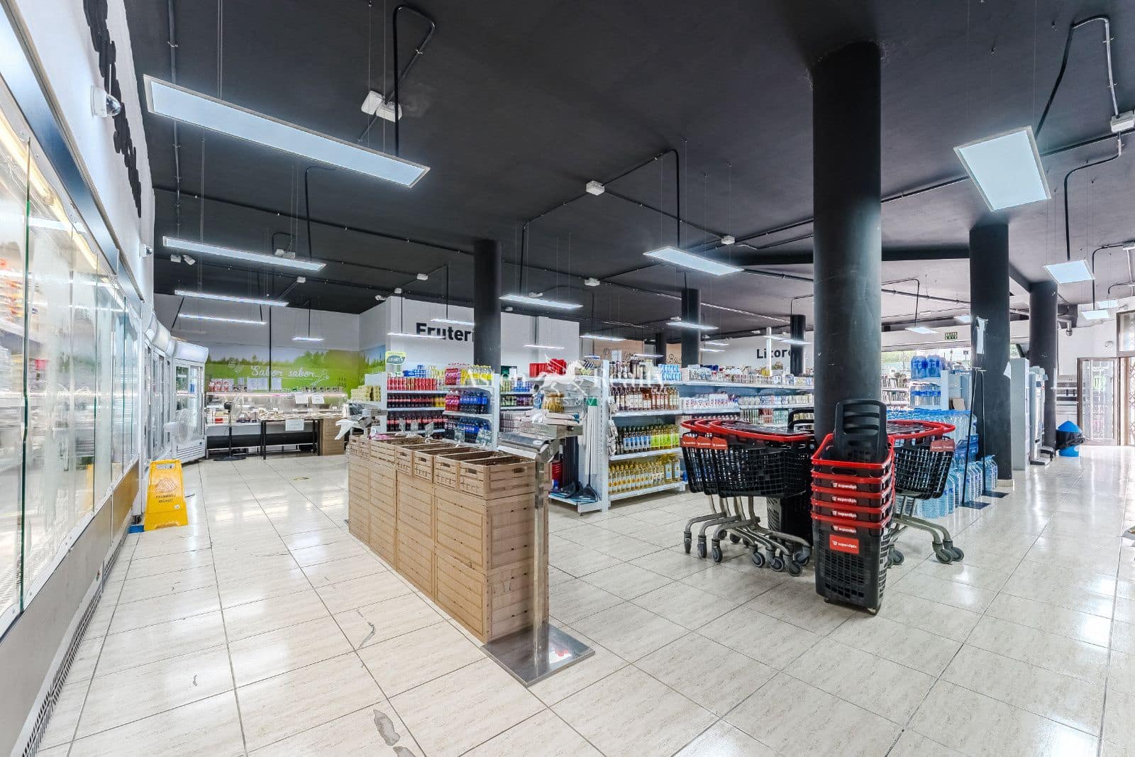 Yritys myytävänä paikassa San Isidro de Abona - 289 000 € (Ref: 9340350)