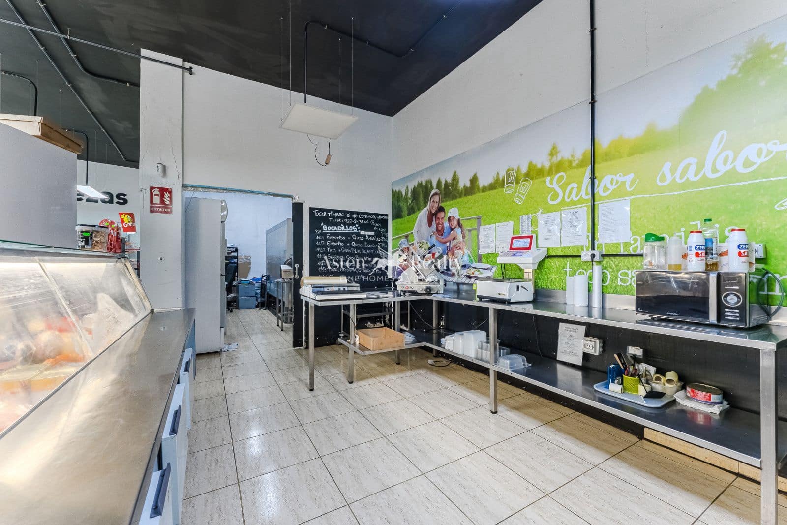 Yritys myytävänä paikassa San Isidro de Abona - 289 000 € (Ref: 9340350)