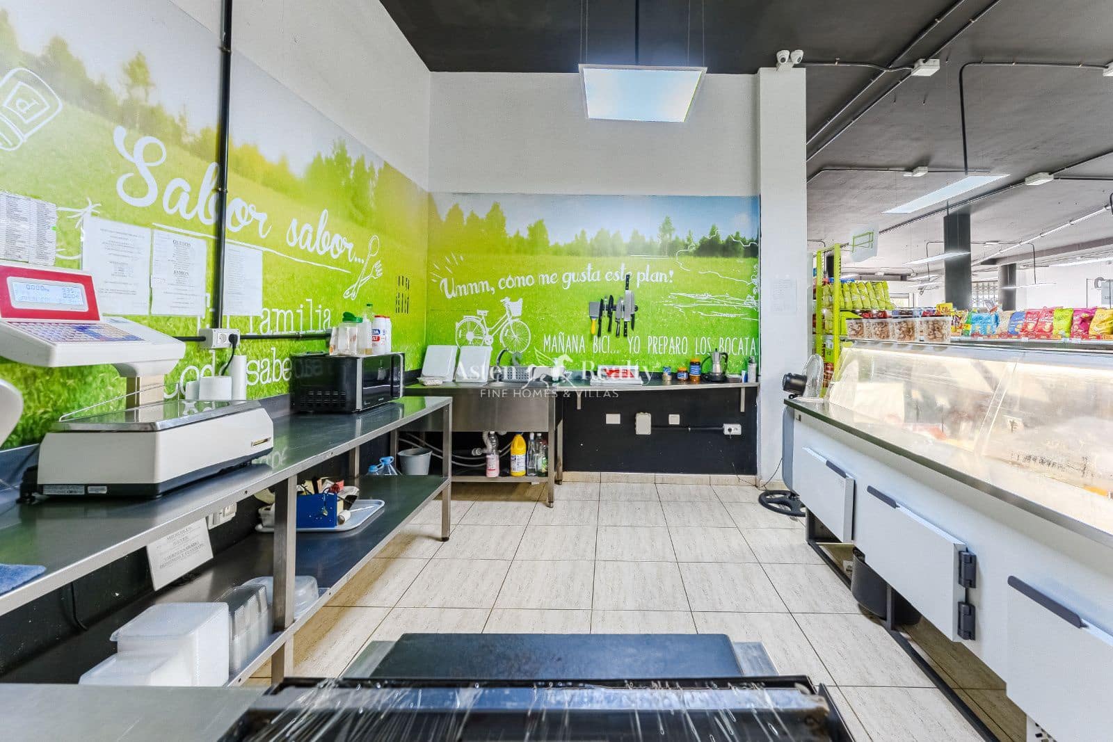 Yritys myytävänä paikassa San Isidro de Abona - 289 000 € (Ref: 9340350)