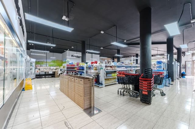 Virksomhed til salg i San Isidro de Abona, Granadilla de Abona - € 289.000 (Ref: 9340350)