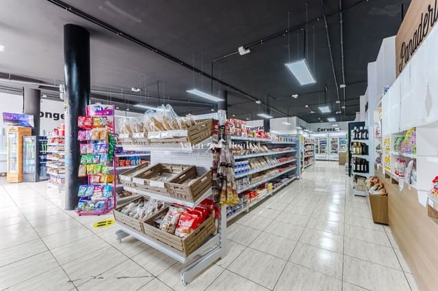 Virksomhed til salg i San Isidro de Abona, Granadilla de Abona - € 289.000 (Ref: 9340350)