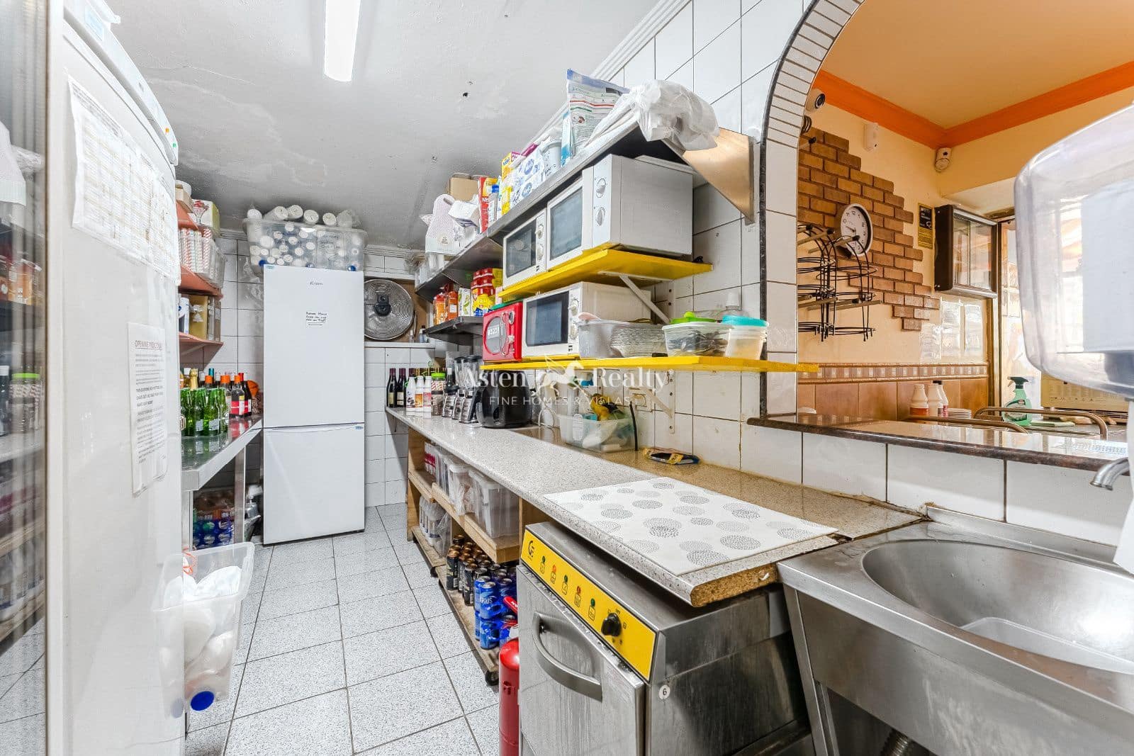 Business for sale in Costa Adeje - € 650,000 (Ref: 9344085)