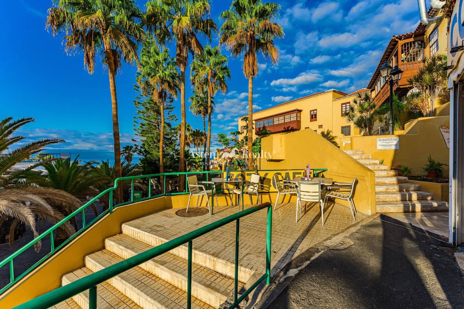 Business for sale in Costa Adeje - € 650,000 (Ref: 9344085)