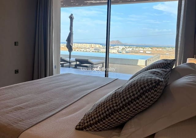 4 soverom Hus til salgs i Corralejo, La Oliva med svømmebasseng garasje - € 2 450 000 (Ref: 9345171)