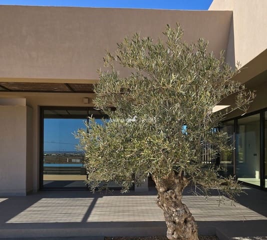 4 soverom Hus til salgs i Corralejo, La Oliva med svømmebasseng garasje - € 2 450 000 (Ref: 9345171)