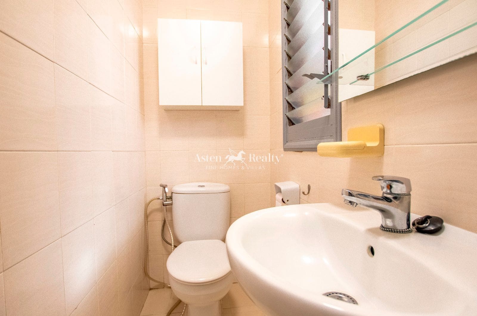 4 bedroom Townhouse for sale in Playa San Juan with pool garage - € 416,000 (Ref: 9345724)