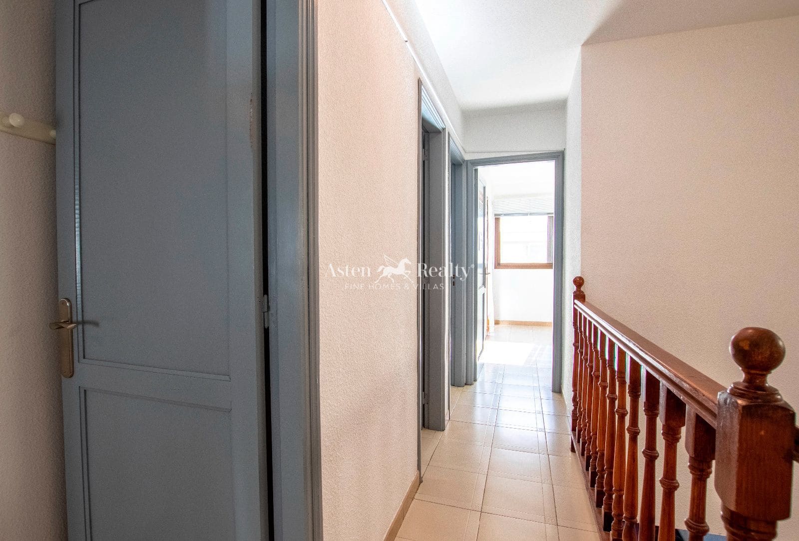 4 bedroom Townhouse for sale in Playa San Juan with pool garage - € 416,000 (Ref: 9345724)