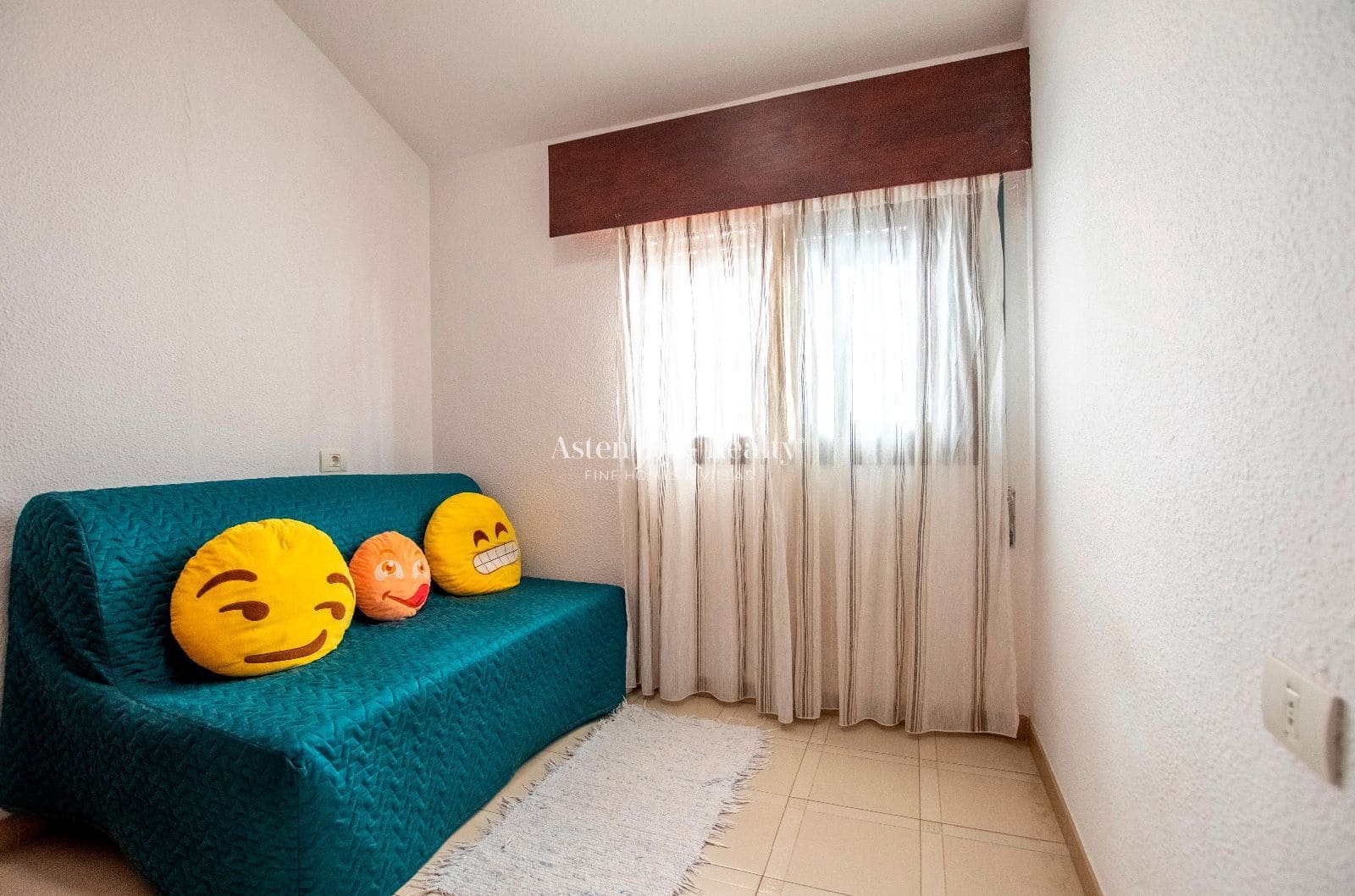 4 bedroom Townhouse for sale in Playa San Juan with pool garage - € 416,000 (Ref: 9345724)