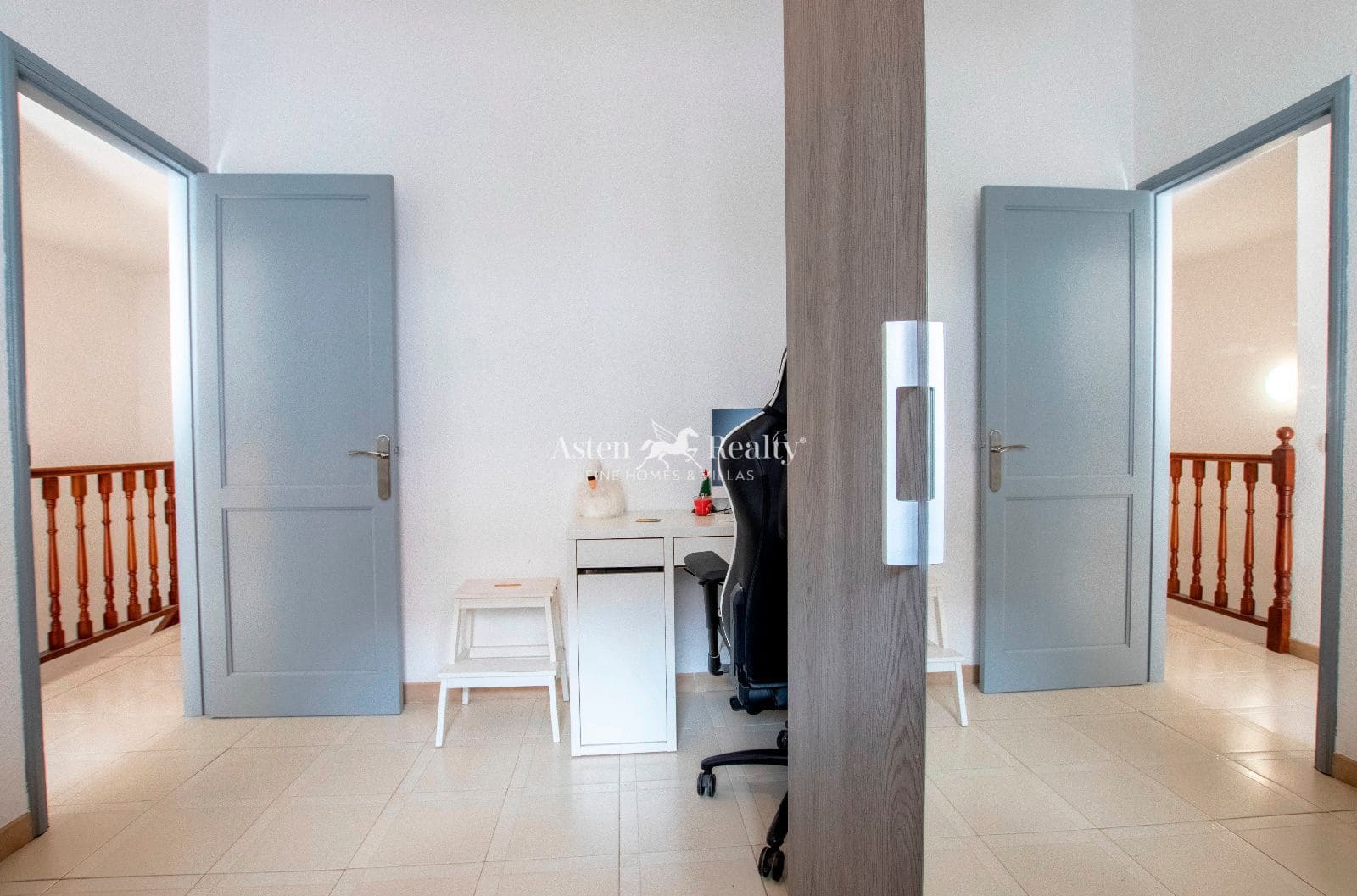 4 bedroom Townhouse for sale in Playa San Juan with pool garage - € 416,000 (Ref: 9345724)