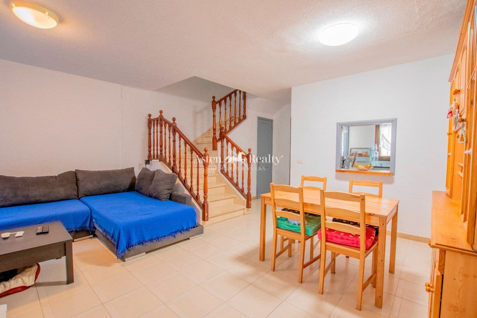 4 bedroom Townhouse for sale in Playa San Juan with pool garage - € 416,000 (Ref: 9345724)