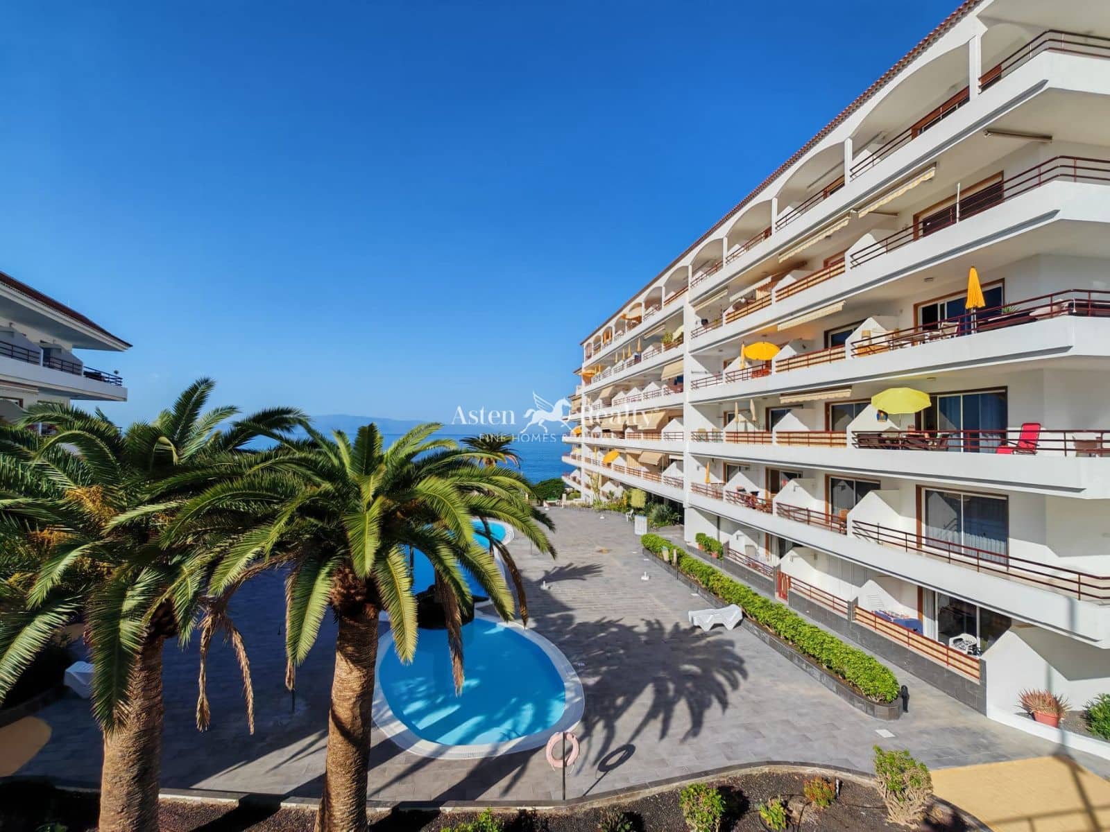 1 slaapkamer Flat te koop in Puerto Santiago met zwembad - € 240.000 (Ref: 9350042)