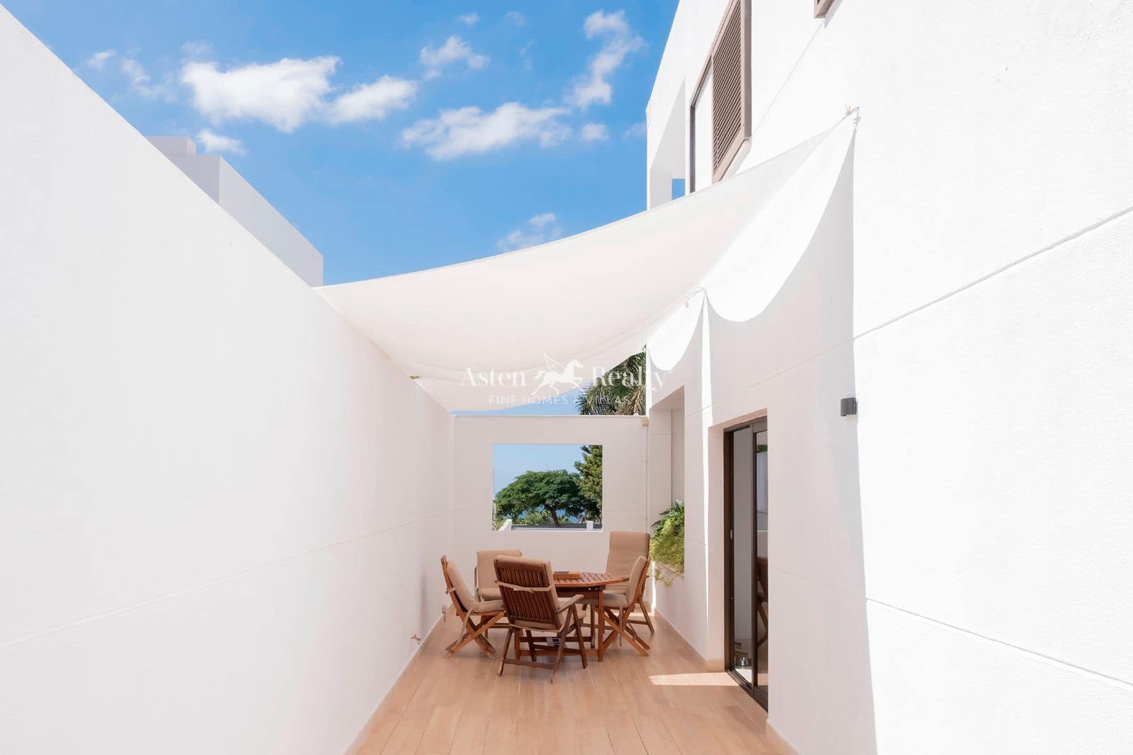 5 chambre Maison de Ville à vendre à Torviscas avec piscine garage - 2 730 000 € (Ref: 9352836)