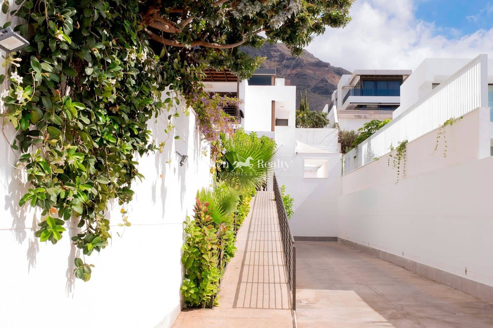 5 chambre Maison de Ville à vendre à Torviscas avec piscine garage - 2 730 000 € (Ref: 9352836)