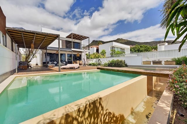 5 sovrum Hus till salu i Torviscas, Adeje med pool garage - 2 625 000 € (Ref: 9352836)
