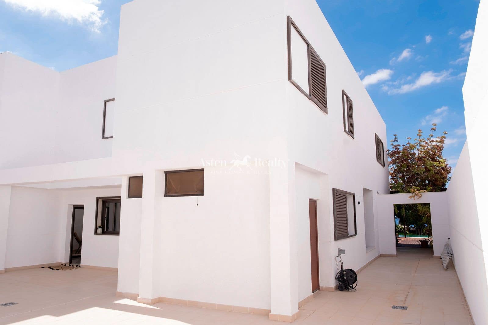 5 slaapkamer Huis te koop in Torviscas met zwembad garage - € 2.625.000 (Ref: 9352836)