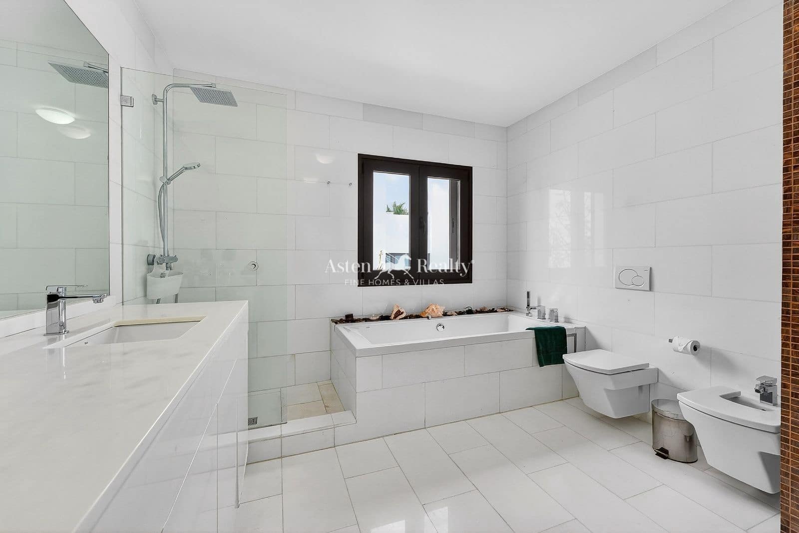5 slaapkamer Huis te koop in Torviscas met zwembad garage - € 2.625.000 (Ref: 9352836)