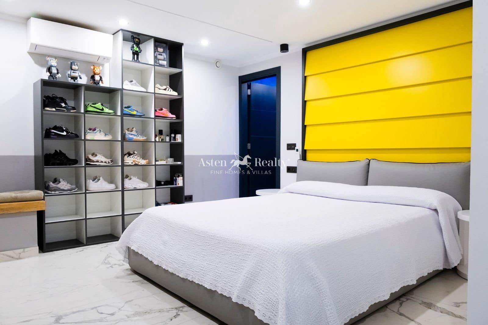 4 slaapkamer Huis te koop in Torviscas met zwembad garage - € 3.500.000 (Ref: 9352837)