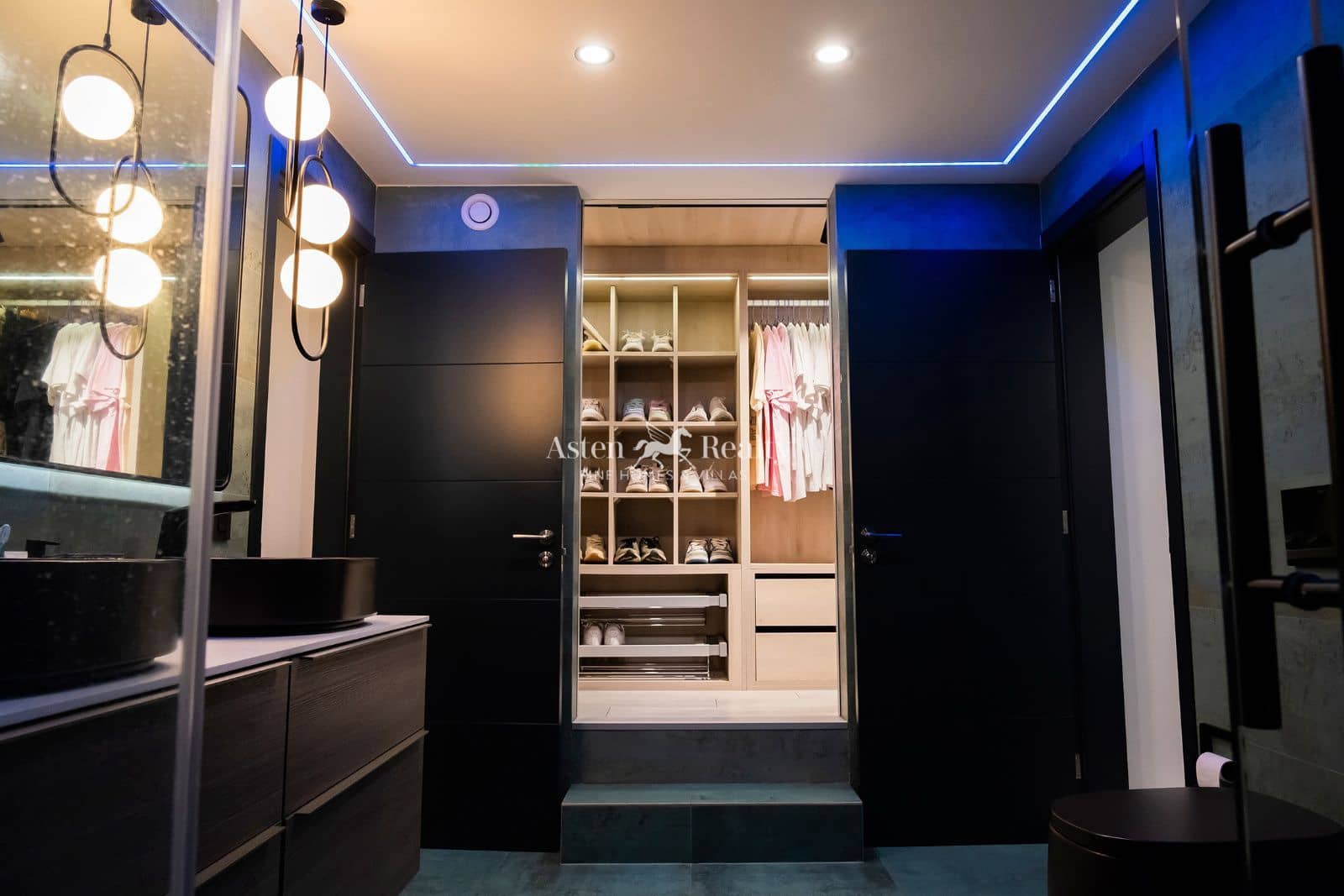 4 slaapkamer Huis te koop in Torviscas met zwembad garage - € 3.500.000 (Ref: 9352837)