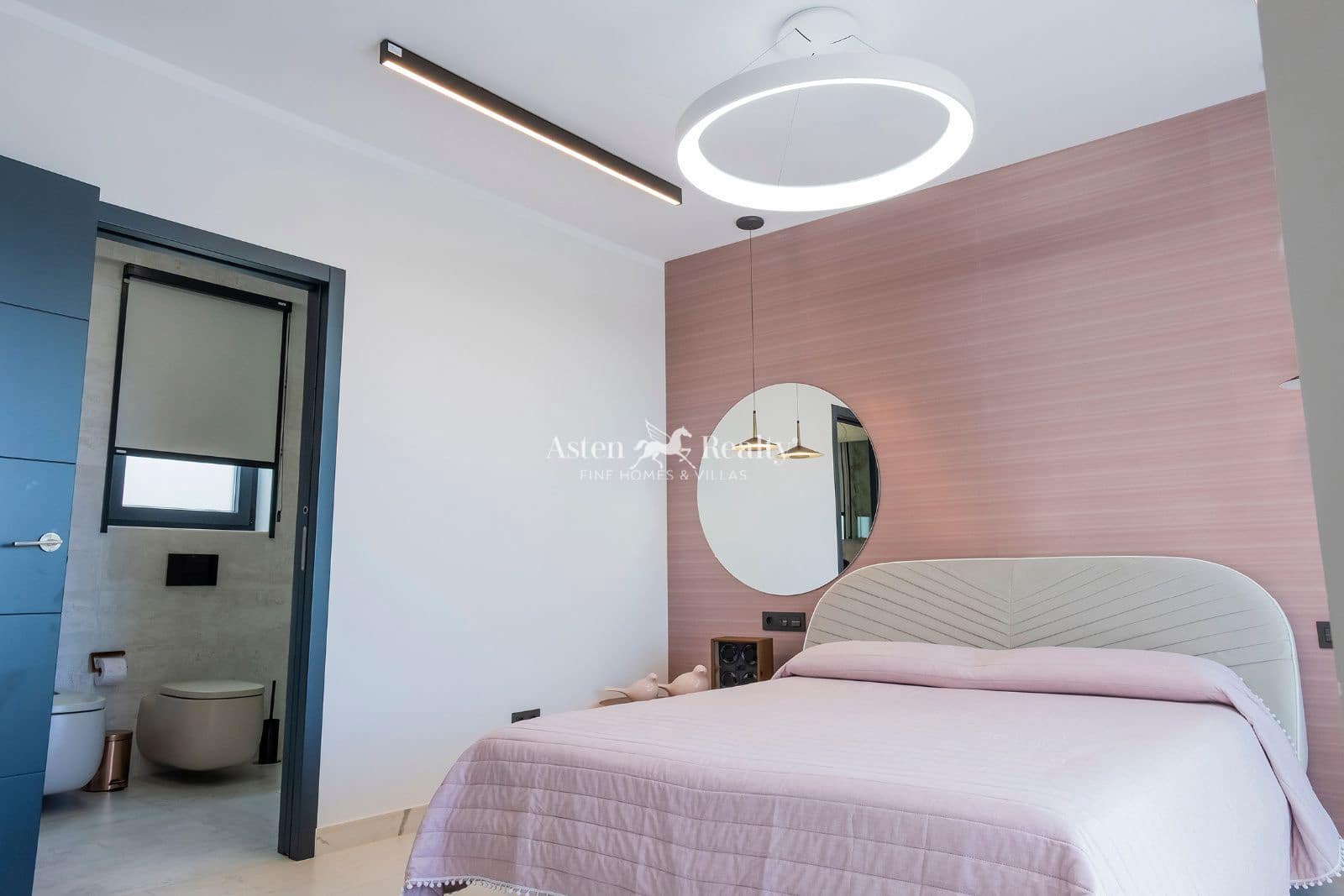 4 slaapkamer Huis te koop in Torviscas met zwembad garage - € 3.500.000 (Ref: 9352837)