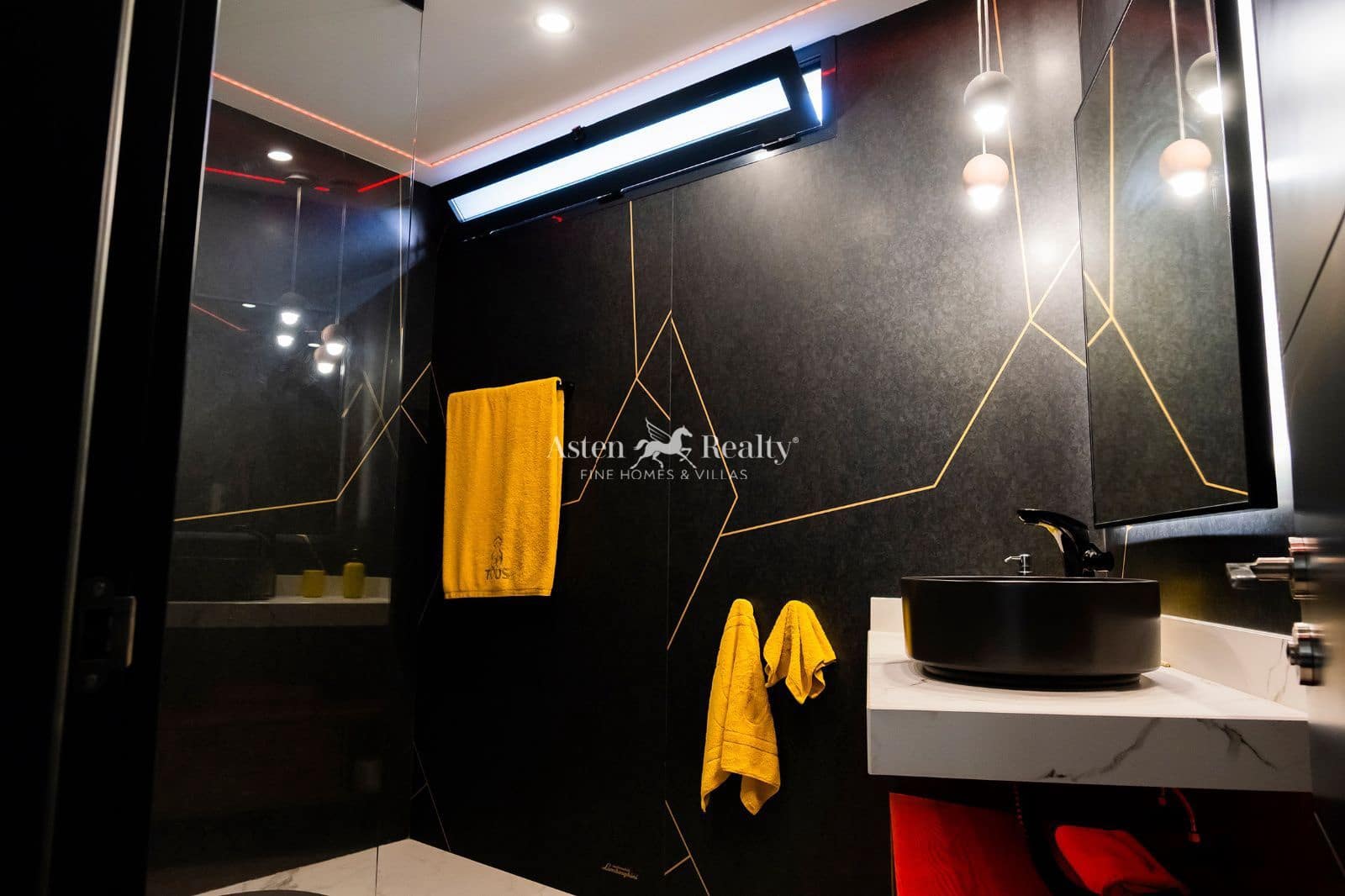 4 slaapkamer Huis te koop in Torviscas met zwembad garage - € 3.500.000 (Ref: 9352837)