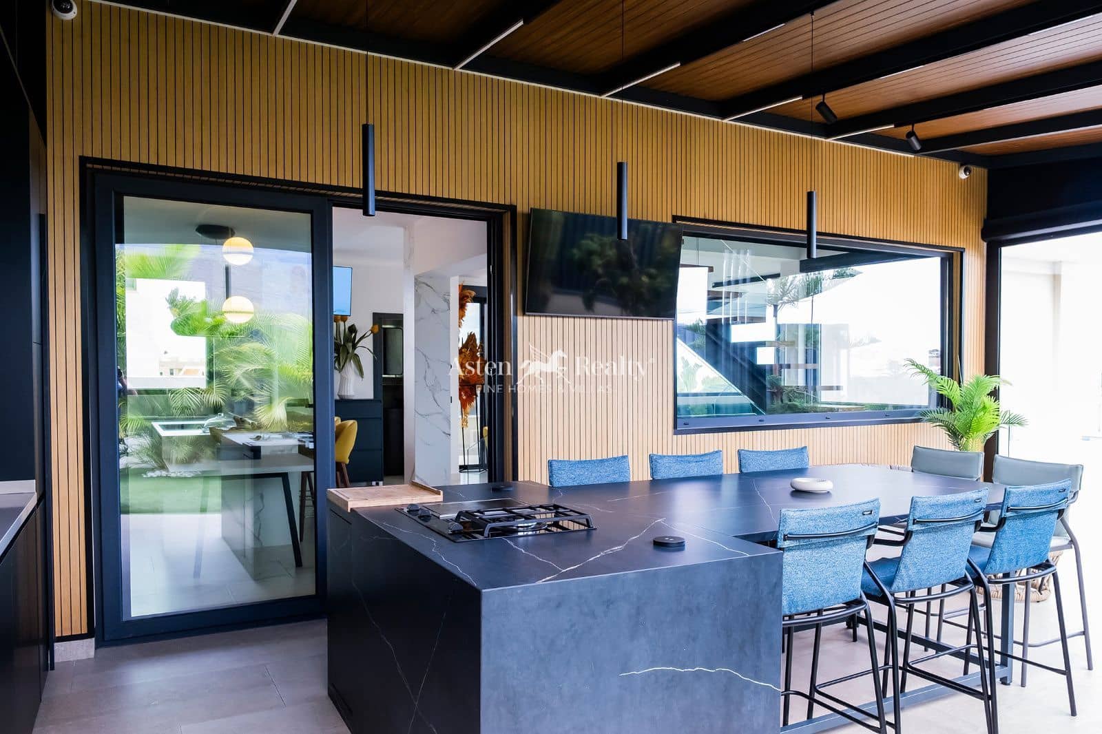 4 slaapkamer Huis te koop in Torviscas met zwembad garage - € 3.500.000 (Ref: 9352837)