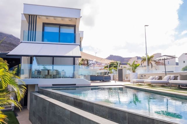 4 soveværelse Byhus til salg i Torviscas, Adeje med swimmingpool garage - € 3.500.000 (Ref: 9352837)